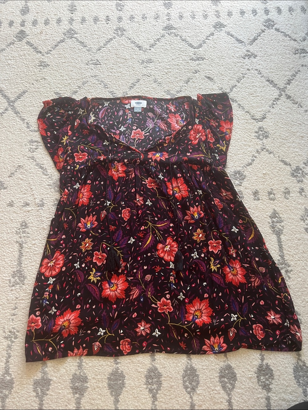 Old Navy Black Floral Flutter Sleeve Top - Red & Purple Floral Print